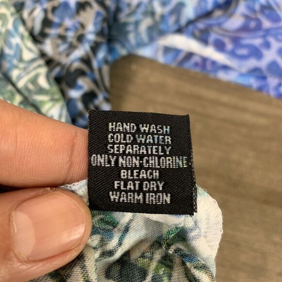 Kaktus Women's Top Size Large Studded Blue 3/4 Sleeve Shirt V-Neck Lightweight - Picture 8 of 8